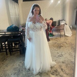 David's Bridal White Lace Wedding Dress